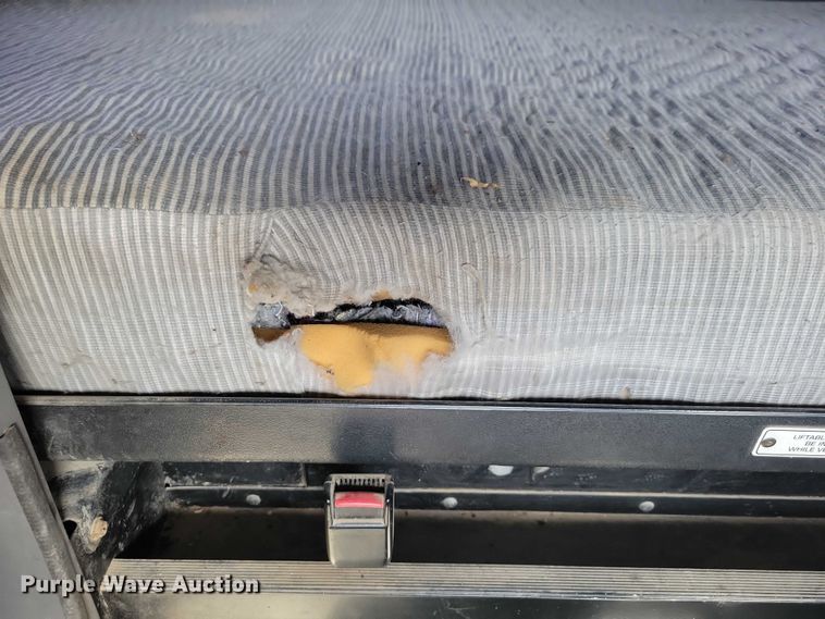 image for item NK9837 2003 Kenworth T2000 semi truck