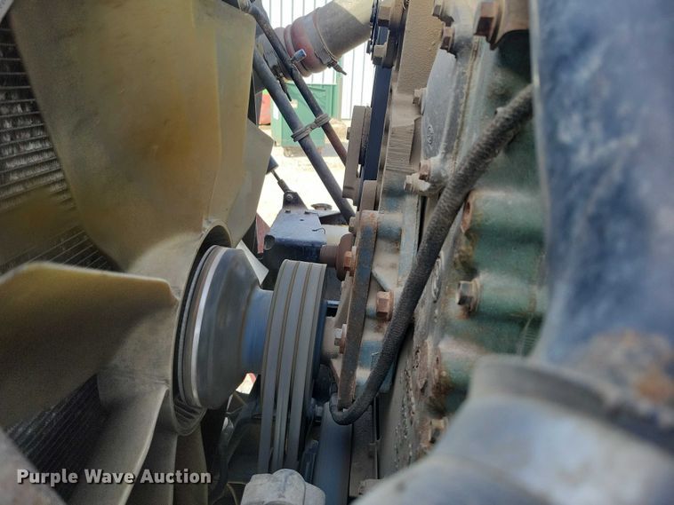 image for item NK9837 2003 Kenworth T2000 semi truck