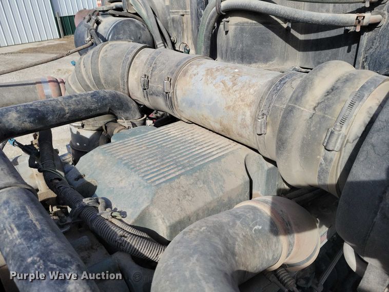 image for item NK9837 2003 Kenworth T2000 semi truck