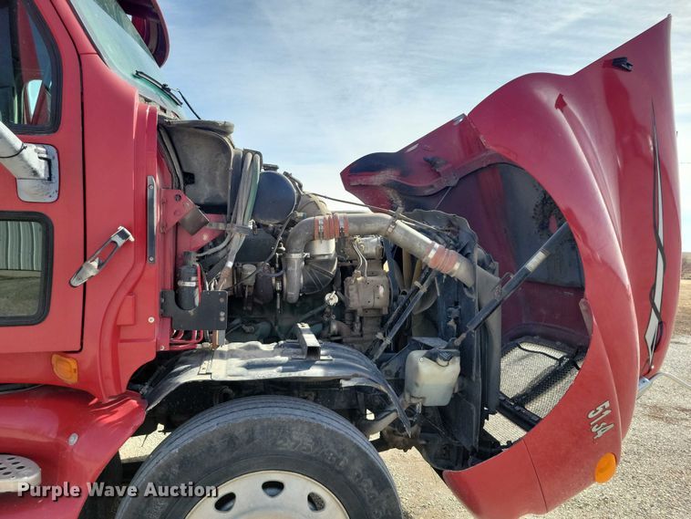 image for item NK9837 2003 Kenworth T2000 semi truck