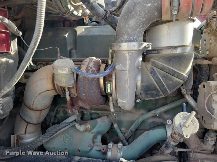 image for item NK9837 2003 Kenworth T2000 semi truck