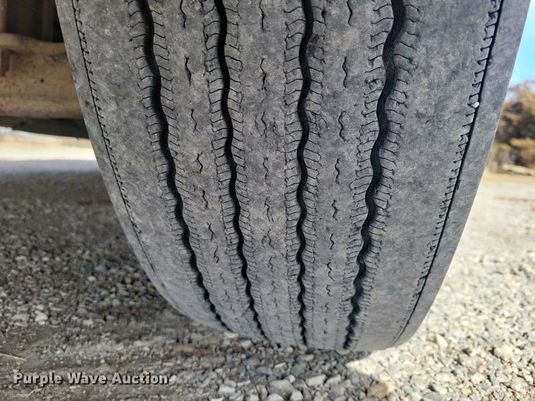 image for item NK9837 2003 Kenworth T2000 semi truck