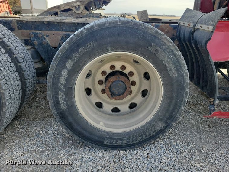 image for item NK9837 2003 Kenworth T2000 semi truck