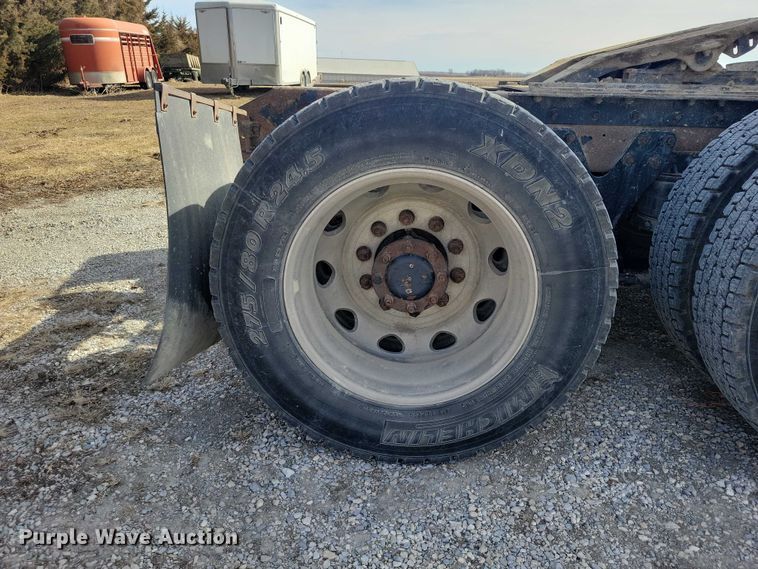 image for item NK9837 2003 Kenworth T2000 semi truck