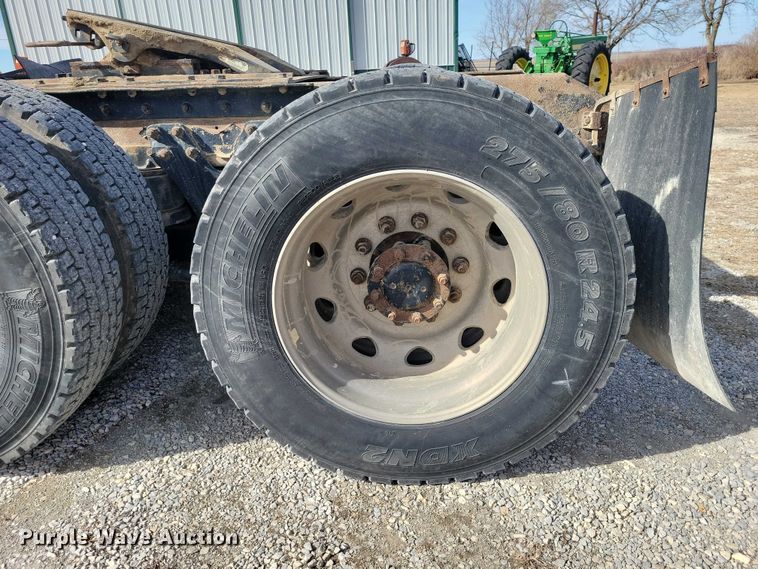 image for item NK9837 2003 Kenworth T2000 semi truck