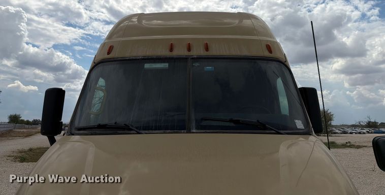 image for item YA0646 2018 Freightliner Cascadia semi truck