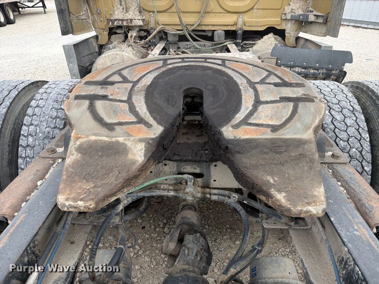 image for item YA0646 2018 Freightliner Cascadia semi truck