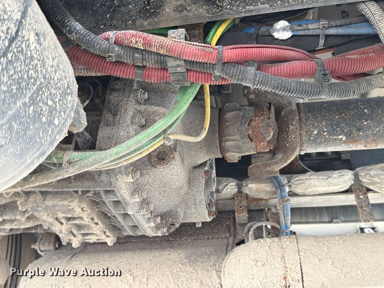 image for item YA0646 2018 Freightliner Cascadia semi truck