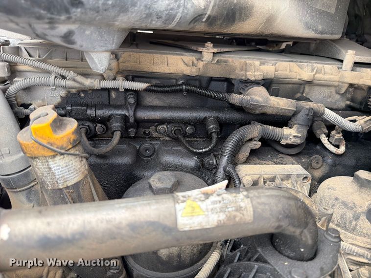 image for item YA0646 2018 Freightliner Cascadia semi truck