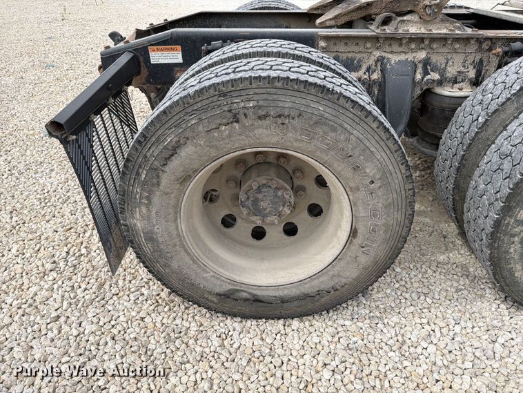 image for item YA0646 2018 Freightliner Cascadia semi truck