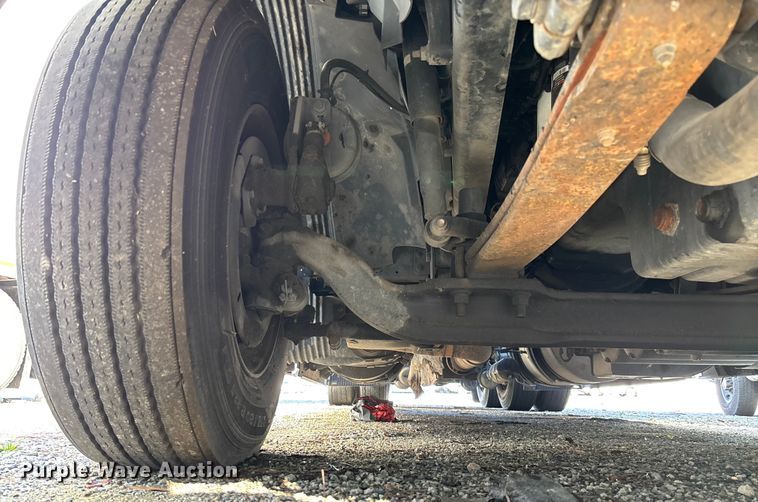 image for item YA0711 2016 Volvo  VNL semi truck