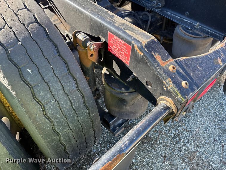 image for item YA0711 2016 Volvo  VNL semi truck