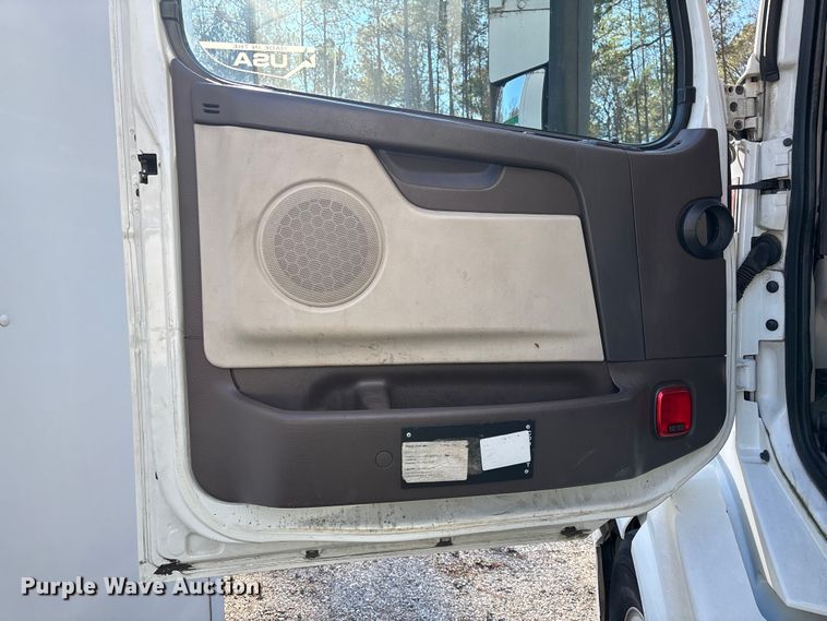 image for item YA0711 2016 Volvo  VNL semi truck