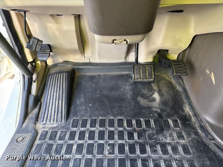 image for item YA0711 2016 Volvo  VNL semi truck