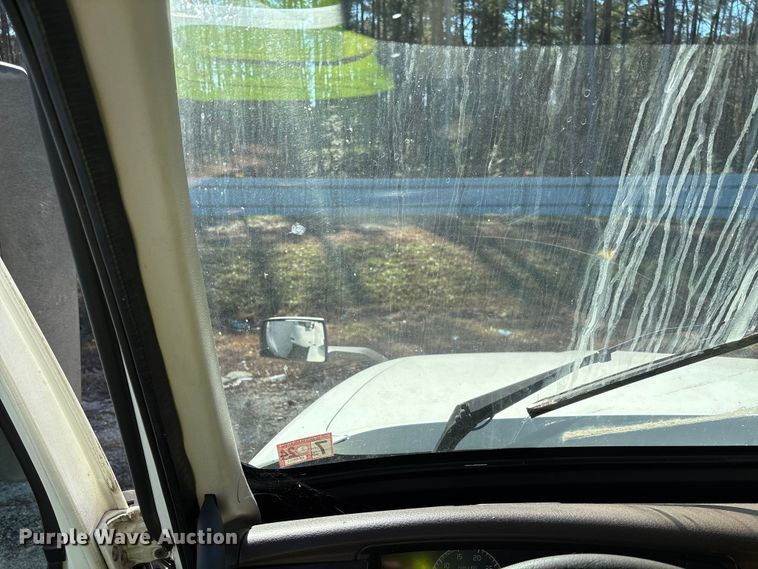 image for item YA0711 2016 Volvo  VNL semi truck