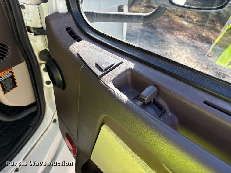 image for item YA0711 2016 Volvo  VNL semi truck