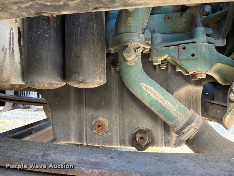 image for item YA0711 2016 Volvo  VNL semi truck