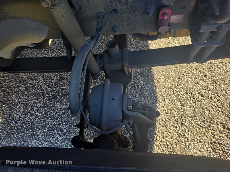 image for item YA1387 2016 Freightliner Cascadia semi truck