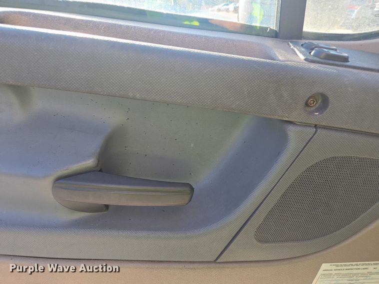 image for item YA1387 2016 Freightliner Cascadia semi truck