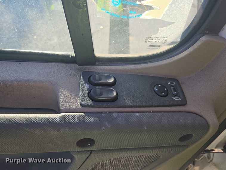 image for item YA1387 2016 Freightliner Cascadia semi truck