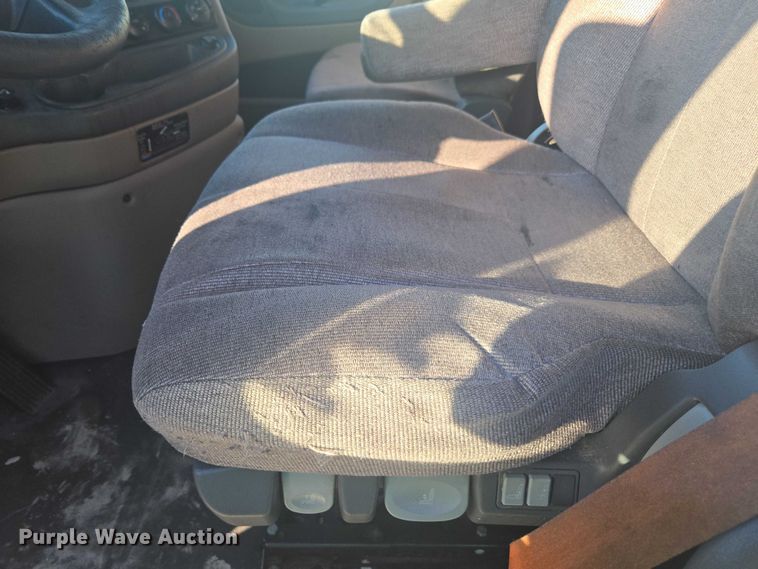 image for item YA1387 2016 Freightliner Cascadia semi truck