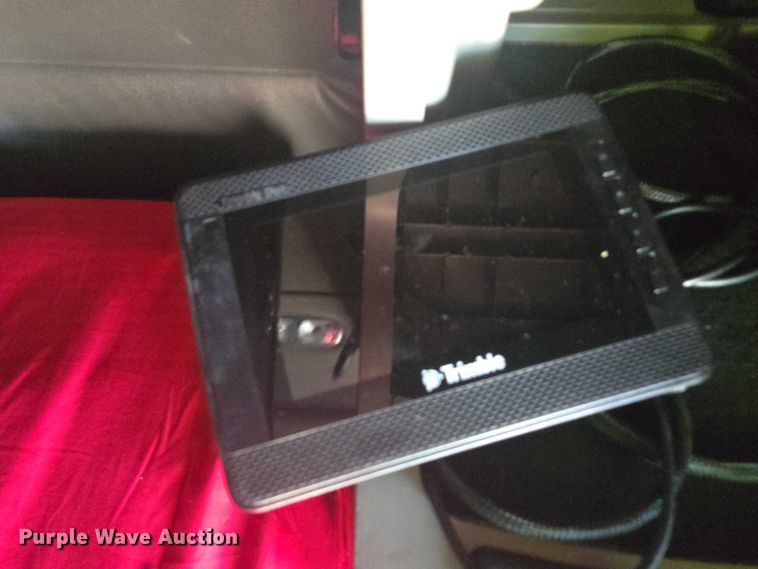 image for item YA1387 2016 Freightliner Cascadia semi truck