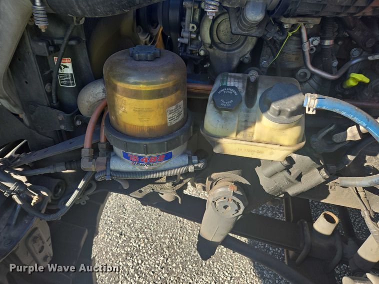 image for item YA1387 2016 Freightliner Cascadia semi truck