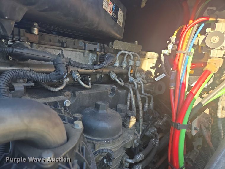 image for item YA1387 2016 Freightliner Cascadia semi truck