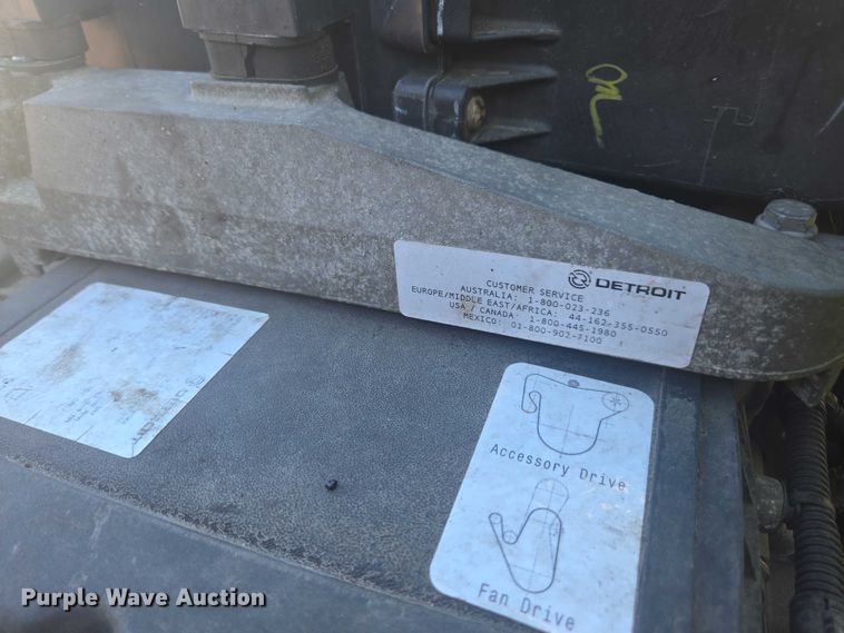 image for item YA1387 2016 Freightliner Cascadia semi truck