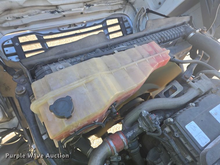 image for item YA1387 2016 Freightliner Cascadia semi truck