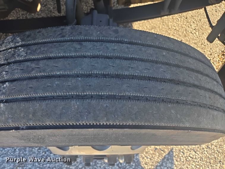 image for item YA1387 2016 Freightliner Cascadia semi truck