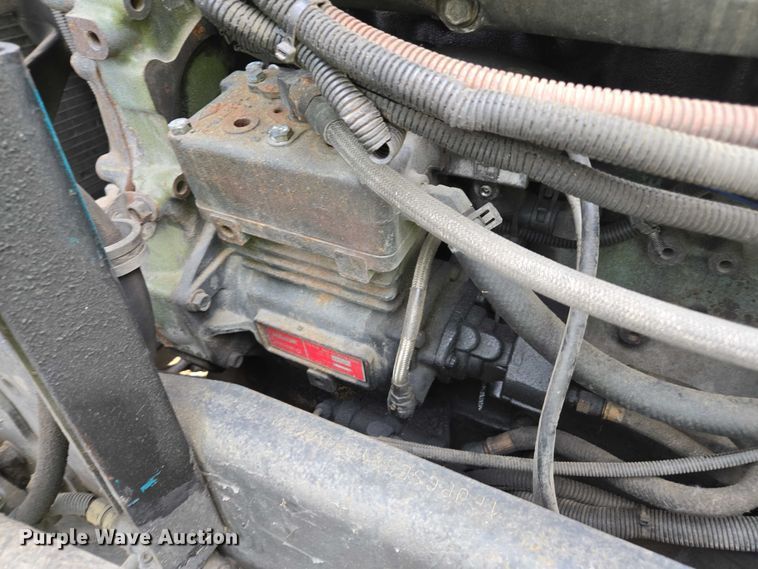 image for item YA1471 2000 Freightliner Classic XL semi truck