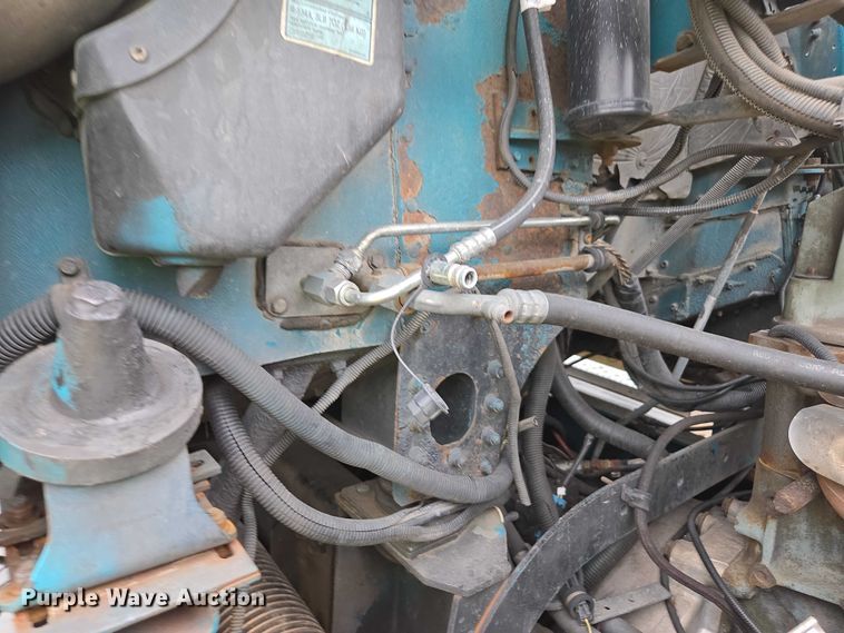 image for item YA1471 2000 Freightliner Classic XL semi truck