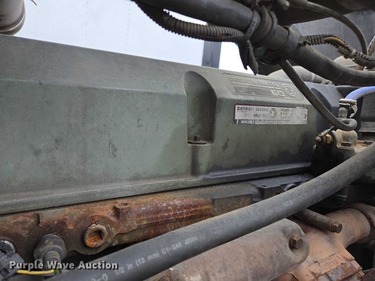 image for item YA1471 2000 Freightliner Classic XL semi truck