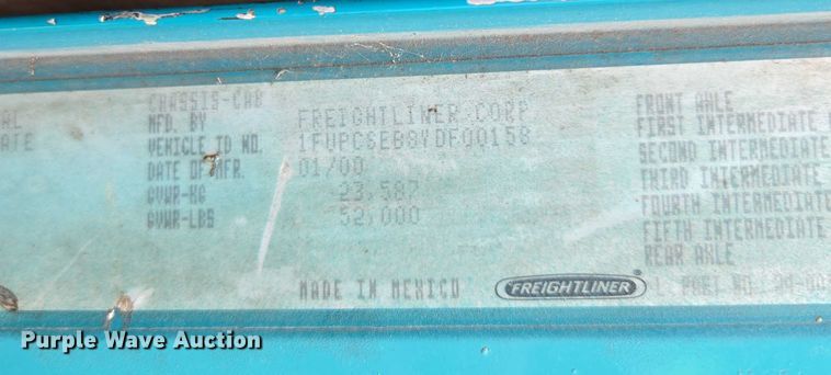 image for item YA1471 2000 Freightliner Classic XL semi truck