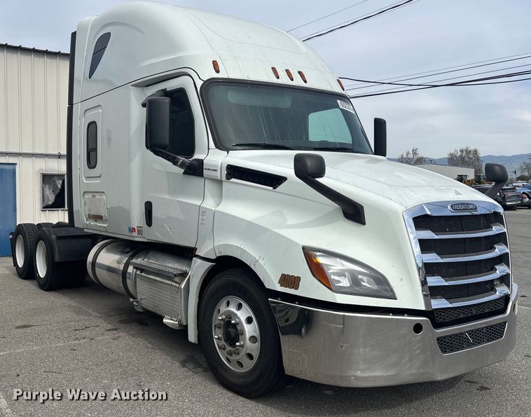 image for item YA1507 2019 Freightliner Cascadia semi truck
