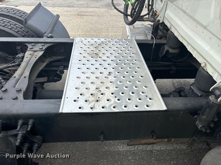 image for item YA1507 2019 Freightliner Cascadia semi truck