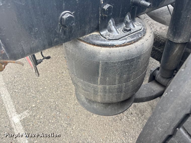 image for item YA1507 2019 Freightliner Cascadia semi truck