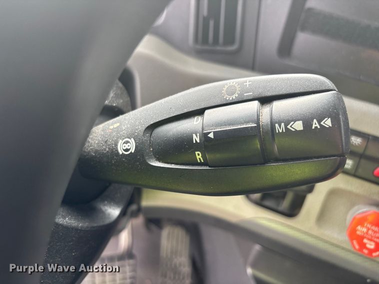 image for item YA1507 2019 Freightliner Cascadia semi truck