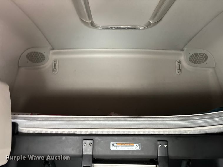 image for item YA1507 2019 Freightliner Cascadia semi truck