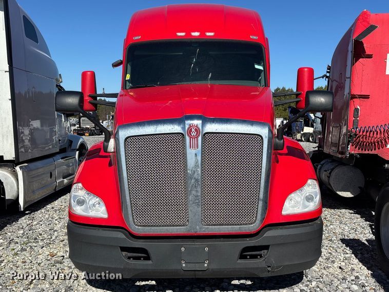 image for item YA1612 2019 Kenworth T680 semi truck