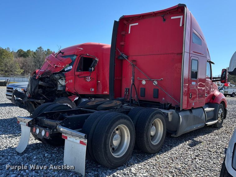image for item YA1612 2019 Kenworth T680 semi truck