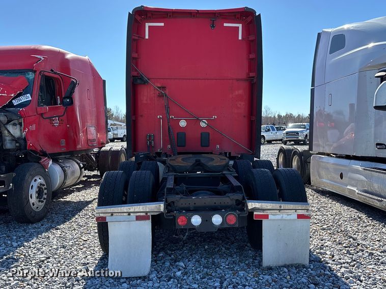 image for item YA1612 2019 Kenworth T680 semi truck