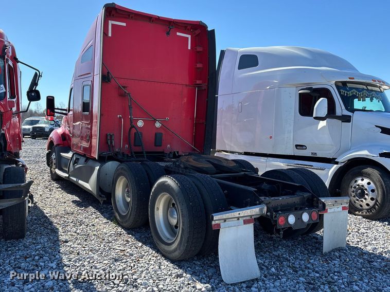 image for item YA1612 2019 Kenworth T680 semi truck