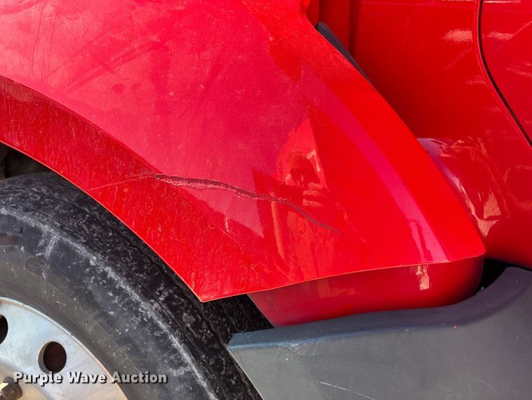 image for item YA1612 2019 Kenworth T680 semi truck