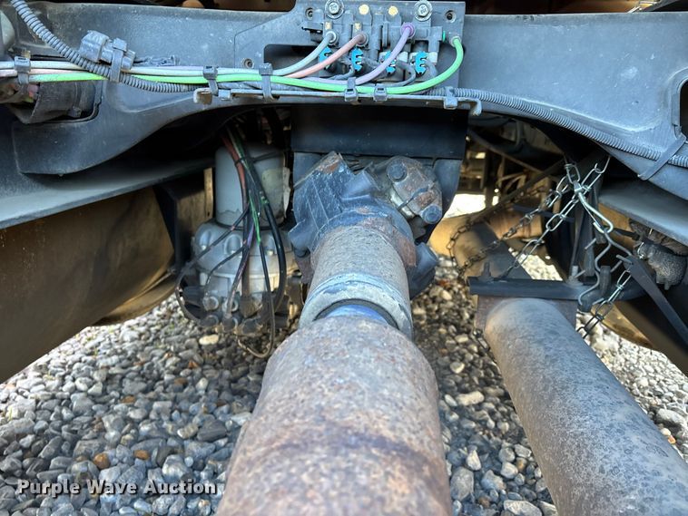 image for item YA1612 2019 Kenworth T680 semi truck