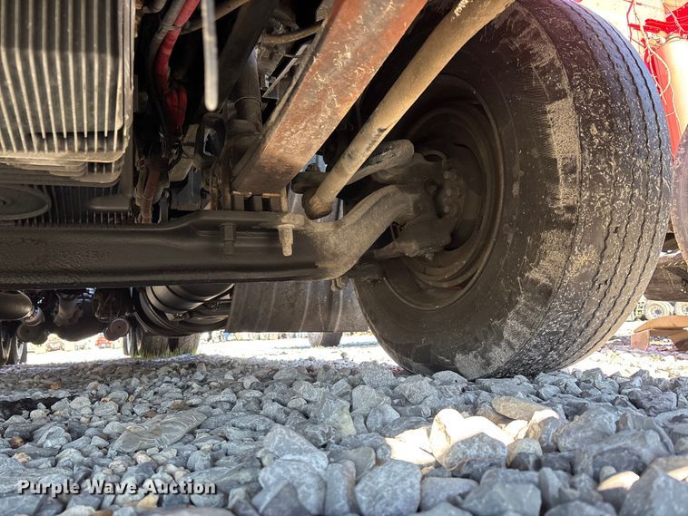 image for item YA1612 2019 Kenworth T680 semi truck