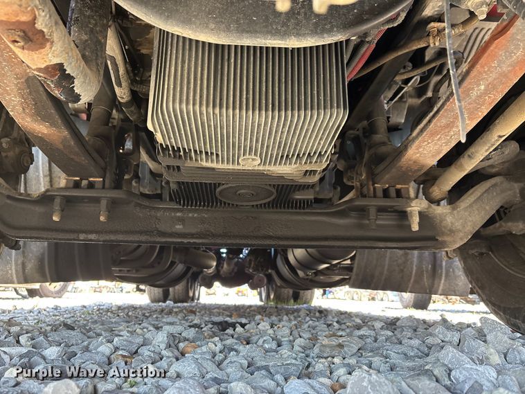 image for item YA1612 2019 Kenworth T680 semi truck