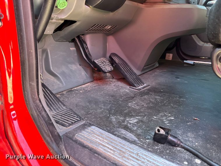 image for item YA1612 2019 Kenworth T680 semi truck