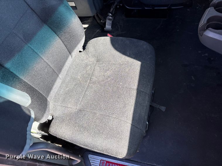 image for item YA1612 2019 Kenworth T680 semi truck